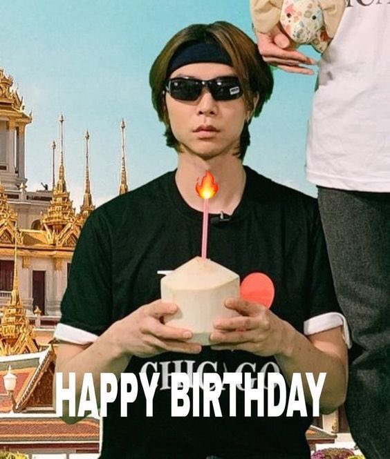 taeoreee's tweet photo. HAPPY BIRTHDAY TO MEHHH https://t.co/pJ2inD3lnu