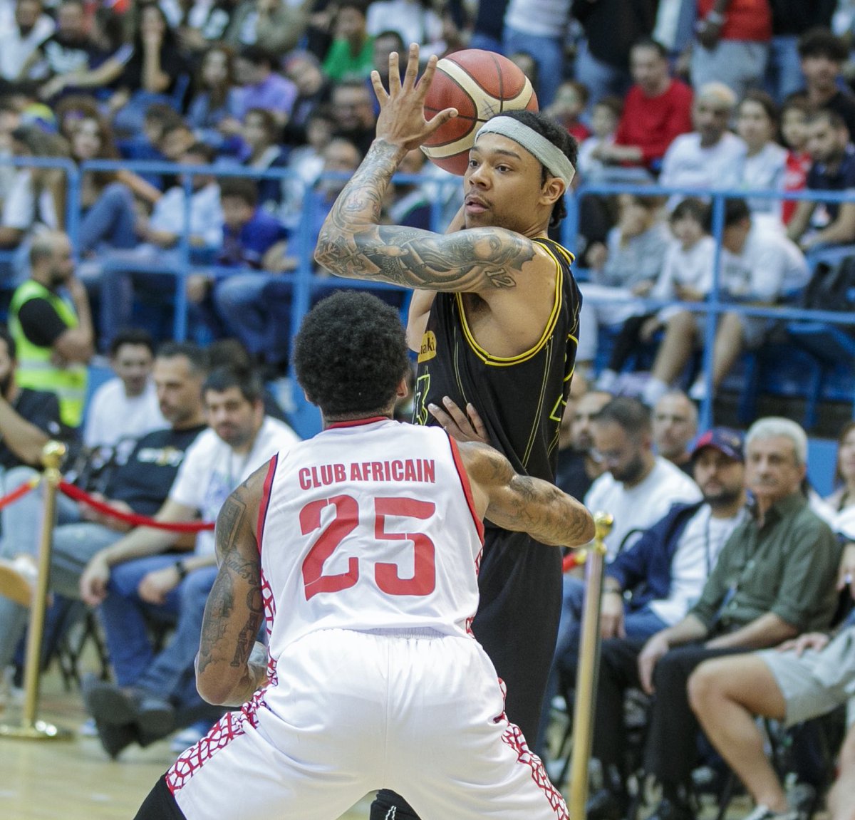 UaeBasketball's tweet photo. لقطات من لقاء دينامو لبنان والافريقي التونسي بنصف النهائي 📸
shots from Dynamo leb 🆚 African Tunisian 📸
#dibc
#بطولة_دبي_الدولية_32
#اتحاد_كرة_السلة🏀 https://t.co/avEZNFrIK4
