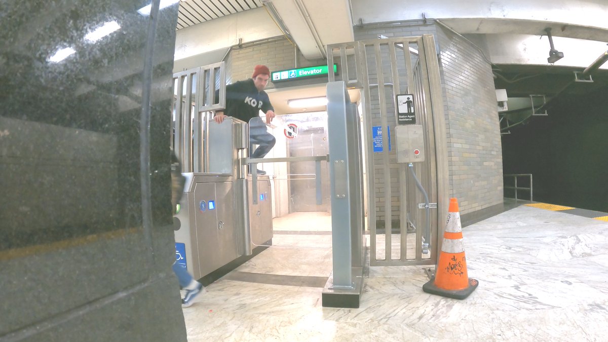 Bartfare's tweet photo. @SFBART Fare evaders climb over new high security elevator fare gate at Civic Center Station in San Francisco
@debora_allen1 @BevanDufty @JaniceForBART @lateefahsimon @RaburnForBART @RebeccaForBART @MARKforBART @JohnLMcPartland @BARTpoliceOA @StanleyRoberts #fareevader 047 048 https://t.co/VPz34jAgZy