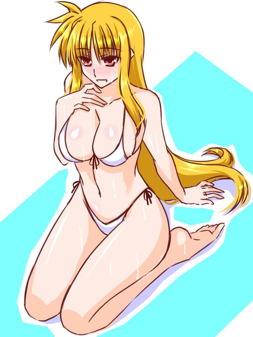 ビキニで汗かくフェイトさん。
マ、マット運動です。
お風呂場…?いや、汗かいたらすぐ流せるし…

#くそ寒いので水着絵を貼る 