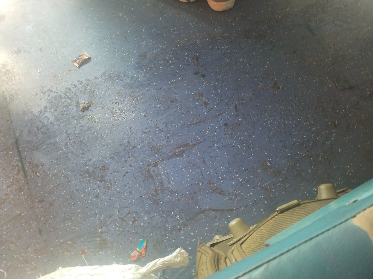 JakirSh66206289's tweet photo. @RailMinIndia @PIB_India @AshwiniVaishnaw @DarshanaJardosh @raosahebdanve #SwachRail https://t.co/te784qt1D9