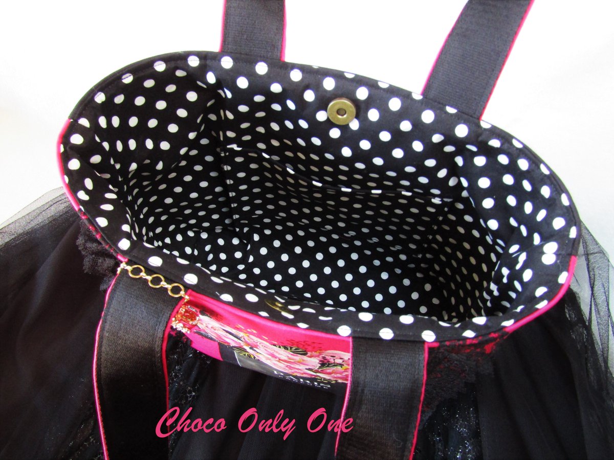Choco_OnlyOne's tweet photo. こんにちは😊いつもいいね!RTありがとうございます♥とっても嬉しいです(^^♪新作バッグ👜ミンネにアップさせて頂きました♥ #たくさんの皆様にご覧頂きたい https://t.co/Yvy5DPq3WD #Choco_Only_One #レース #ローズピンク #ブラック #花柄 #トートバッグ #ドット柄 #大人個性的なデザイン #軽い https://t.co/79KxriJlEL