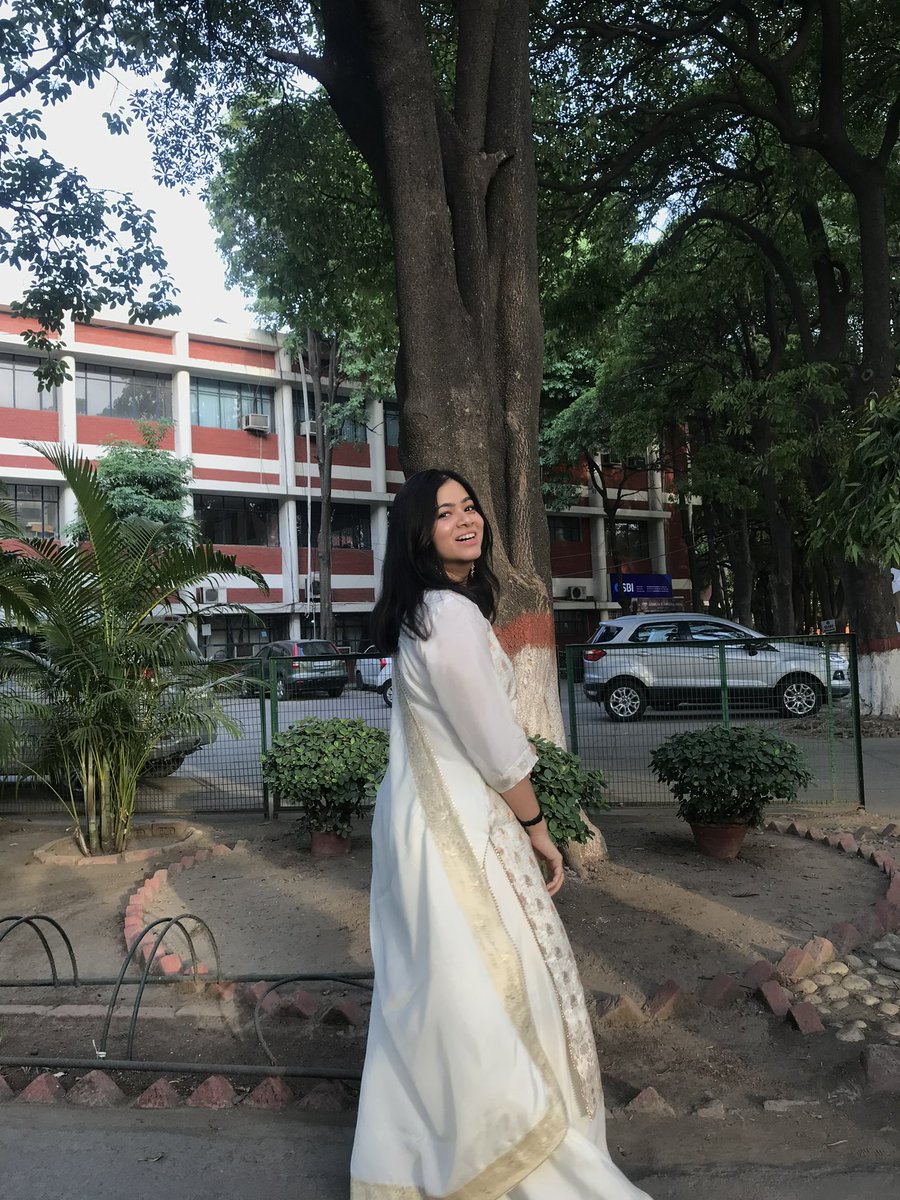 Priakodhundho's tweet photo. Qrt with ur ethnic pic!! https://t.co/g13EQZeTxk