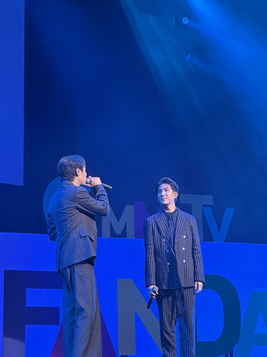 nonkichi_th's tweet photo. FK1stFanMeeting inTokyo②
かおたんが北とぴあのステージで動いている🥹
この日がこんなに早くくるとは😭感無量😭😭
かわいい😍💕💕💕
しか言葉が出ません!
しかし、かおたんホントいい顔するなぁ🥰
#GMMTVFANDAY
#FKPPfandayxTokyo
#PremiumPlusPackage
#เฟิร์สข้าวตัง
#PPFK来日記念振り返り https://t.co/Ewl7kb3fDV