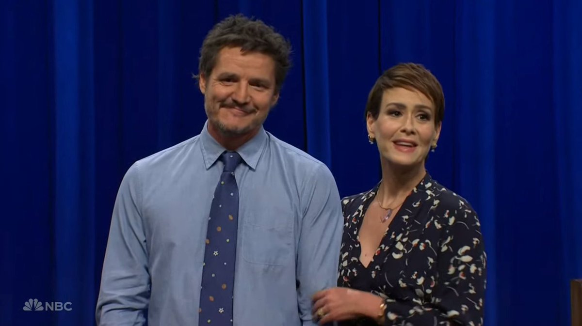 PopCrave's tweet photo. Sarah Paulson makes a surprise appearance on #SNL with host Pedro Pascal: 

“He’s daddy, I’m mommy, and we’re all a happy family.” https://t.co/8OojoikwfJ