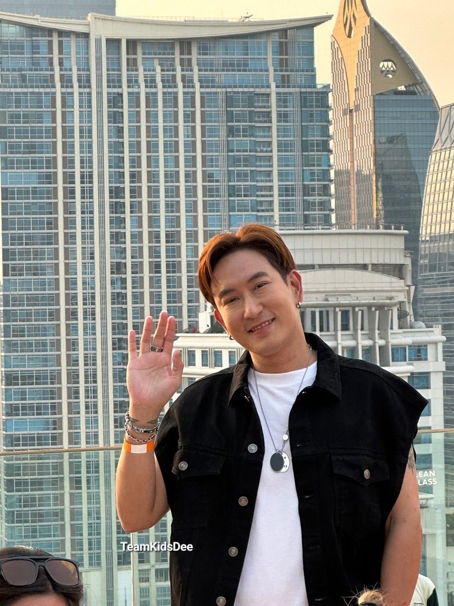 TeamKidsDee's tweet photo. Happy Sunday ค่ะทุกคน ขอให้เป็นวันอาทิตย์ที่ดีสำหรับทุกคนนะคะ 🥰
#ดีเจหล่อบอกต่อด้วย #แพทพาวเวอร์แพท #ดีเจแพท #ดีเจแพทพาวเวอร์แพท #patpowerpat #daddypat #djpatt #หันมาเมื่อไหร่ก็เจอ #ศิลปินคนโปรด #แด๊ดดี้แพท https://t.co/EdhcSmlTY2