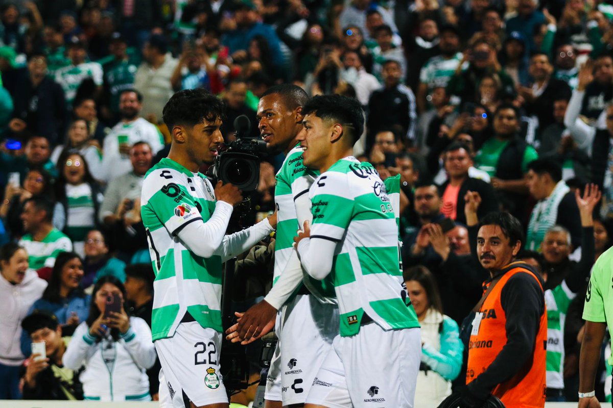 25,746 aficionados ingresaron hoy al <a href="/TSMoficial/">TSM Oficial</a> para presenciar el <a href="/ClubSantos/">Club Santos</a> 2-2 <a href="/ClubAmerica/">Club América</a> 🇳🇬🦅
<a href="/TSMoficial/">TSM Oficial</a> 🏟️