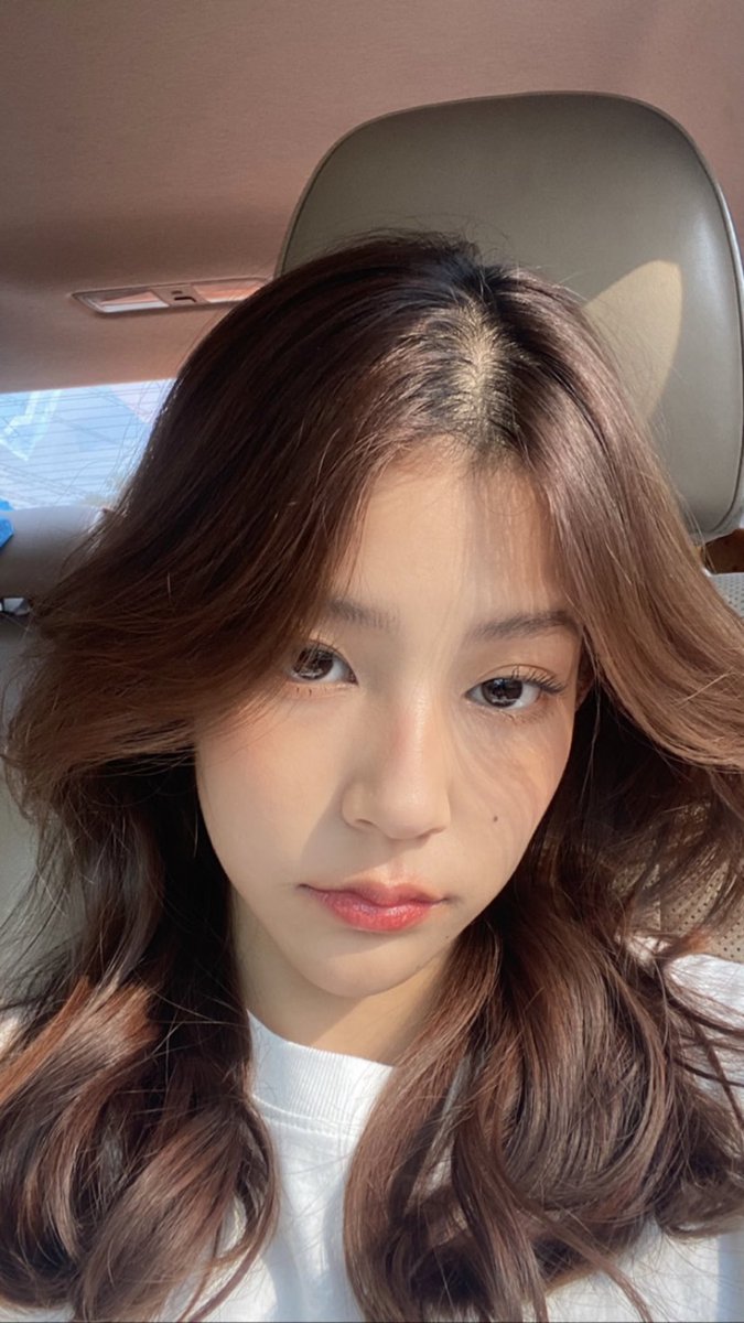 vousjay's tweet photo. น้องใบปอมารันวงการเซลฟี่ละ น่ารักว่ะ🫠 https://t.co/nD9uasbQYo