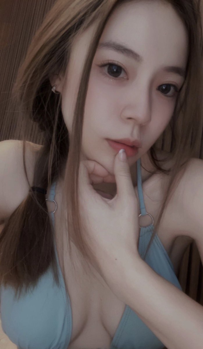 yi0928yi's tweet photo. 你說藍色是你最愛的顏色
請問是在講這個藍嗎 哈哈哈😆 https://t.co/CsJTNXXesX