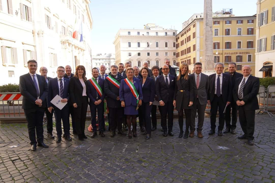 ComunediCaorle's tweet photo. L'Assessore al #Turismo @munerottocaorle è stato presente nei giorni scorsi a Roma per il #g20summit tra il Governo ed il Summit delle spiagge italiane con il Ministro @DSantanche, delegata dalla Premier @GiorgiaMeloni, per il riconoscimento dello status di #CittàBalneare https://t.co/ADQRQyWqnv