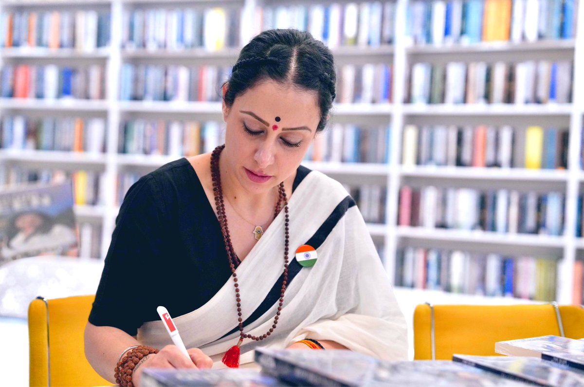 ROUBLENAGI's tweet photo. Every moment of your life is a spiritual experience - feel it. Try to listen to what’s said in unsaid. Have faith & work without expecting anything in return.
My book“The Slum Queen” will take u through that journey 🙏🏻🤍
#SlumQueen #buildingcomminities #transforminglives #faith https://t.co/wWbwsFqOB4