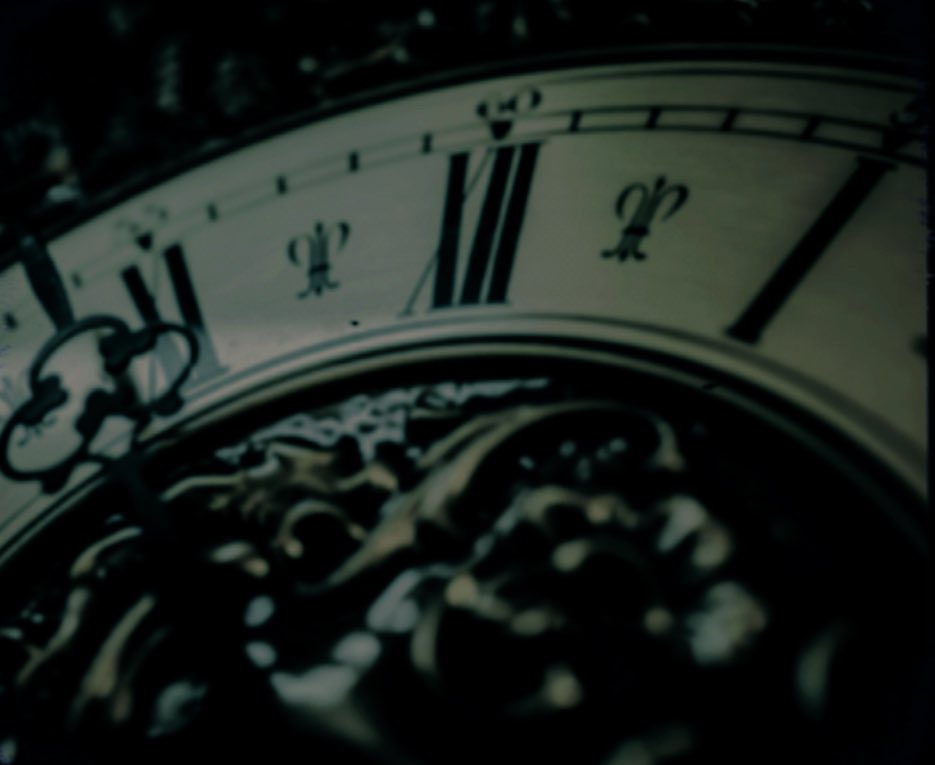 𝚃𝚒𝚖𝚎 𝚒𝚜 𝚙𝚛𝚎𝚌𝚒𝚘𝚞𝚜, 𝚍𝚘𝚗'𝚝 𝚢𝚘𝚞 𝚔𝚗𝚘𝚠? 

꧁ ---------------------------------꧂