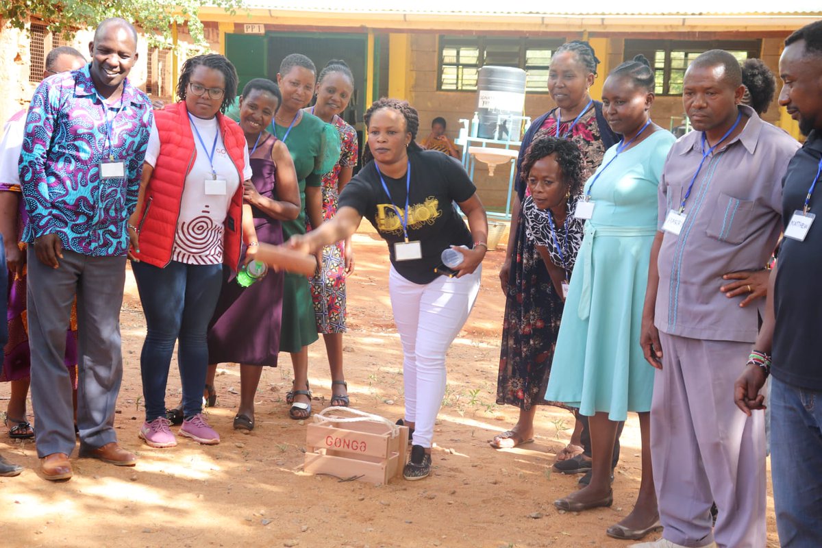 Even teachers need to play & have fun!😊
Thank you @elimufanaka for organising the Teachers Conference to strengthen capacities & provide opportunities for Teachers to #learnthroughplay & #learnandplay 
#letsplayGONGa 
#GONGasmiles  
#gongathegameistoomuchfun 
#teachersplaytoo