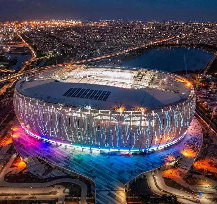 Terimakasih Dewa 19, kami semakin yakin mengapa JIS bukan utk sepakbola :

✅️ Sound JELEK
✅️ Aksesibilitas transportasi umum MINIM
✅️ Area parkir SEDIKIT
✅️ Arah pintu keluar area stadion hanya 2

Tindakan FIFA dan PSSI sudah TEPAT, JIS hanya standar KABUPATEN