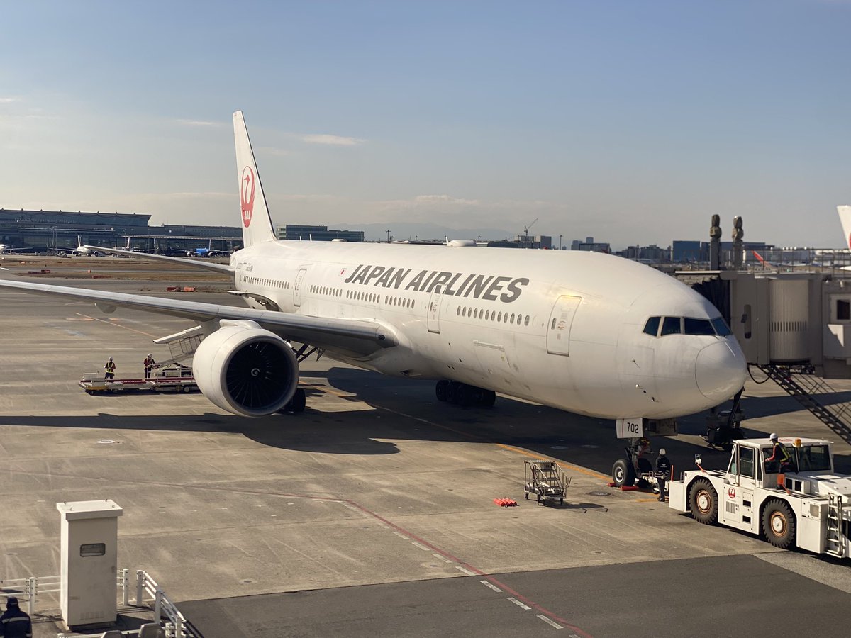 M_Air1119's tweet photo. 2023.2.5
日本航空517便
東京国際空港（HND)→札幌新千歳空港（CTS）搭乗。
機材はボーイング777-200ER(JA702J) https://t.co/tdw0KNkH8U