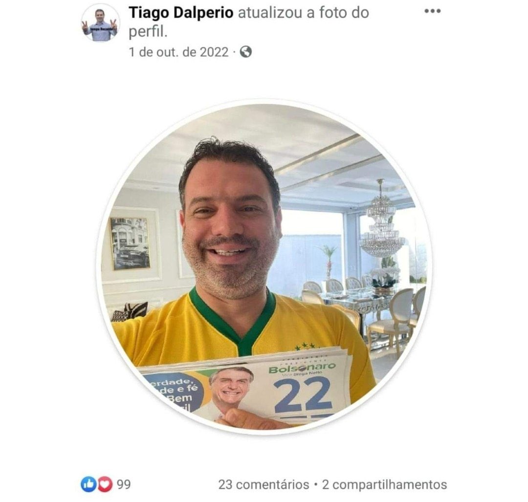 pablovillaca's tweet photo. Uma mulher caiu de uma moto ao tentar desviar de um cachorro. Estava sendo atendida quando o prefeito de Tombos (MG) a atingiu e matou. Ele fugiu sem prestar socorro e PARTICIPOU DE UM EVENTO público antes de ir à polícia. 

Agora adivinhem quem ele apoiou? Não falha nunca. https://t.co/z0eevgk9FH