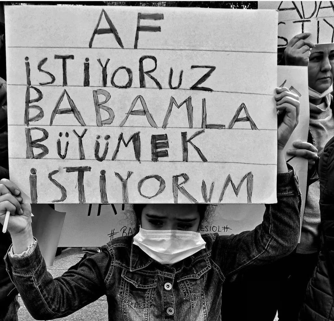 Mahkum yakınlarının dayanacak gücü kalmadı
Cezaevi görüşüne gitmek icin harcadığı yol parasını
mahkuma yatırdğı parayı karşılayacak gücü kalmadı
ömürlük cezalar bitecek gbi değil

GENEL AF İSTİYORUZ

<a href="/Mhalukcavusoglu/">M.Haluk Çavuşoğlu</a>
<a href="/malikulat/">Mehmet Ali Kulat</a>
<a href="/YildizFeti/">Feti Yıldız</a>
<a href="/MuharremErkek17/">Muharrem Erkek 🇹🇷</a>
 <a href="/kubrapc/">kübra par</a> 
<a href="/hacerfoggo/">Hacer Foggo</a>