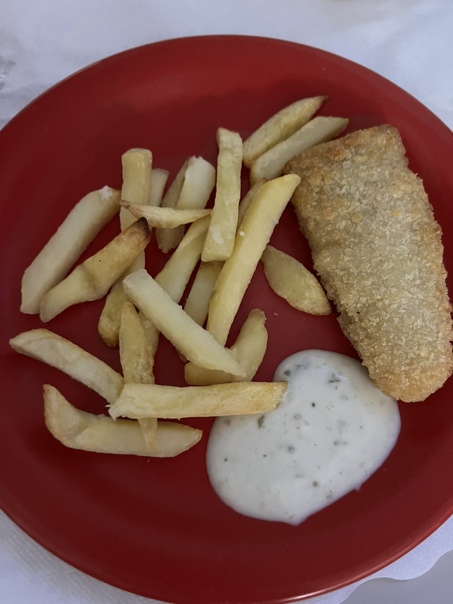 ajphelo's tweet photo. This is what passes for dinner at Regis Aged Care Brighton where there are two staff to serve 12 people. Mum’s bed doesn’t work. The food is cold. It’s been left in Mum’s room on a tray and if I wasn’t here there’s no way she would be able to get it https://t.co/KHMAGHc4ep