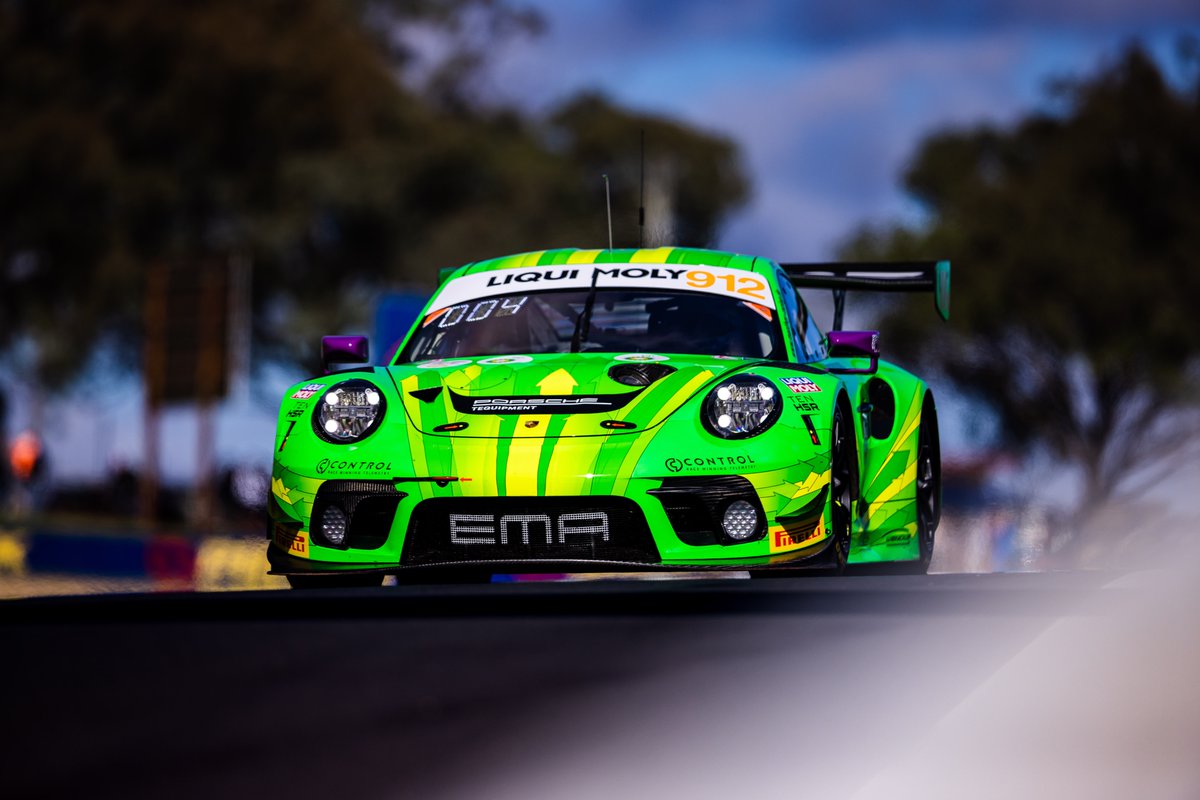 #B12hr | Here we go, 25 mins remain after 11.5 hours...

1 Second between the top 2 🫣

@Bathurst12hour | @manthey_racing | @emamotorsportau | @RSL_Studio