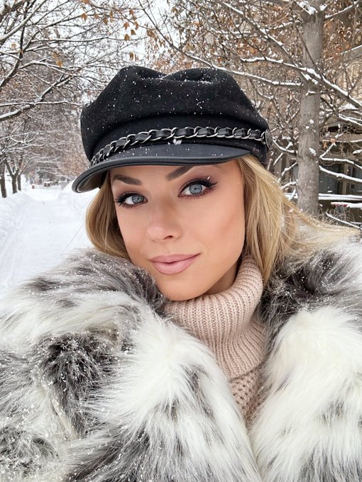 Hi there 💋 https://t.co/JCAlbL1x3s<a href="/tag/superbowl"class="tags"><span>#superbowl</span></a><a href="/tag/superbowlhalftimeshow"class="tags"><span>#superbowlhalftimeshow</span></a>