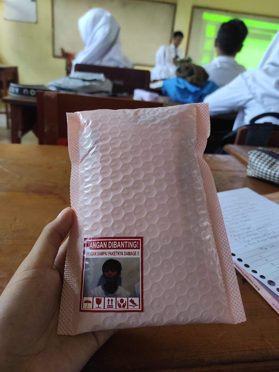 markleeonyour tweet media