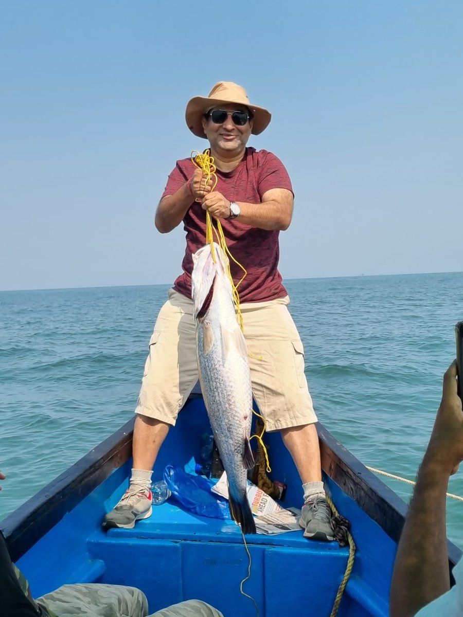 RahulMhambre's tweet photo. #Fishing expedition the traditional way.
Niz #Goemkar and his #nuste are inseparable. https://t.co/Cln6GE7V0M
