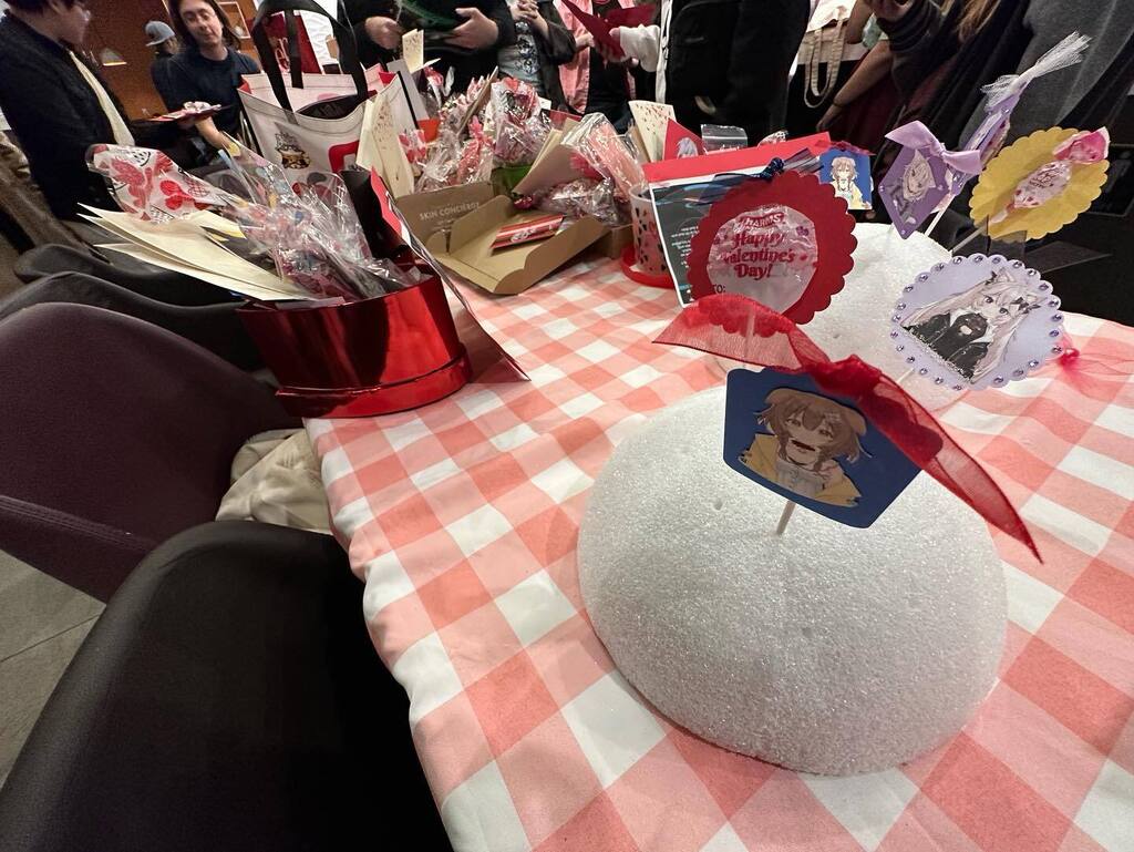 HoloDFW's tweet photo. Our hearts are filled with grams and good talks from the Valentines event!

#holodfw #vtuber #hololive #nijisanji #vshojo https://t.co/M2l9ZQMofd https://t.co/LVQ5TbBgFc