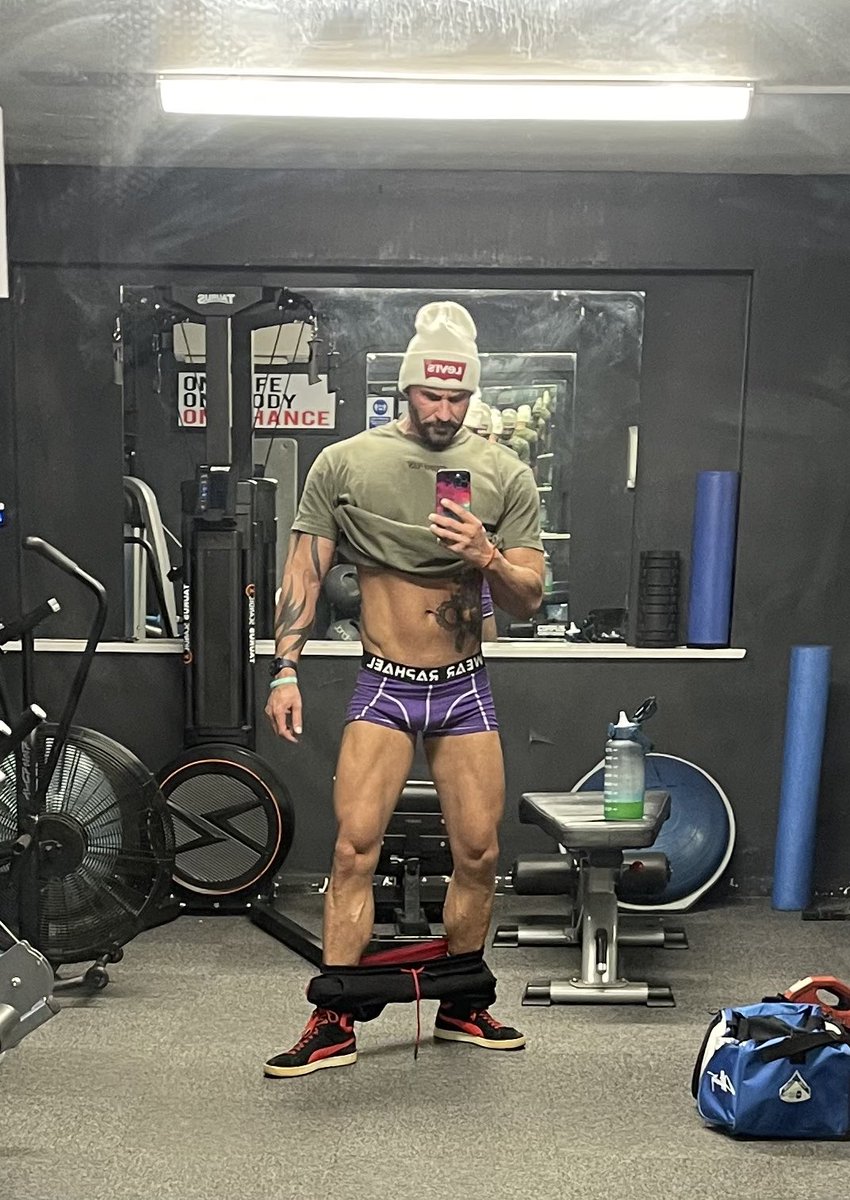 ZaddysRUs's tweet photo. Just checking 🤣👊🏽

@MuscWorship82 @Musclehunks2021 @HotGuyZone @hot_connection2 @CuteHotBoys @HotGuysFuck @hot_connection3 @Dudes4Dudes @xxx_men_pt @gay_muscle_net https://t.co/bdmmDQrIQY