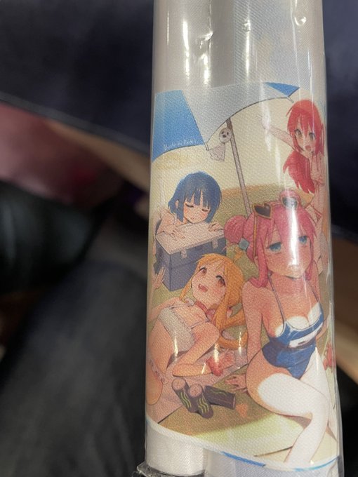 同人のグッズはもう
買うことはないと思ってたのに…
可愛すぎて買っちった☺️ 