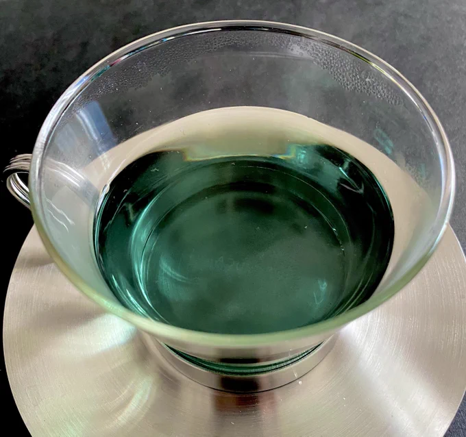 2杯目でより青みが強く出たので綺麗に撮れた! 