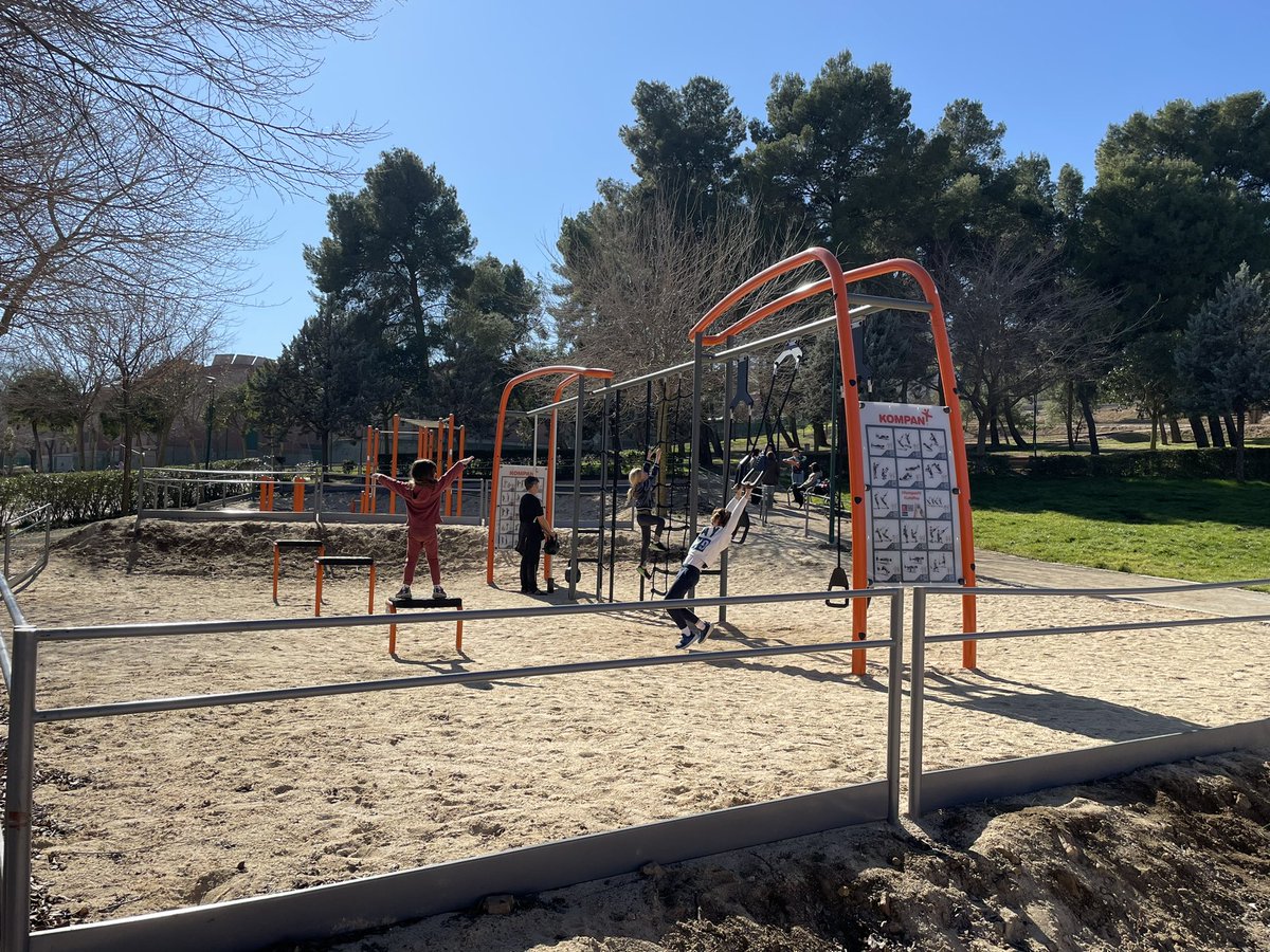JESUSFABIAN2's tweet photo. Genial mañana en las nuevas instalaciones del #Parque #LaRincona en #Puertollano lugar perfecto para los niños y para hacer #deporte #bicicleta tomar el sol en sus bancos o charlar con amigos, a 20 minutos andando de cualquier lugar de la ciudad… https://t.co/Bj0faBysRI
