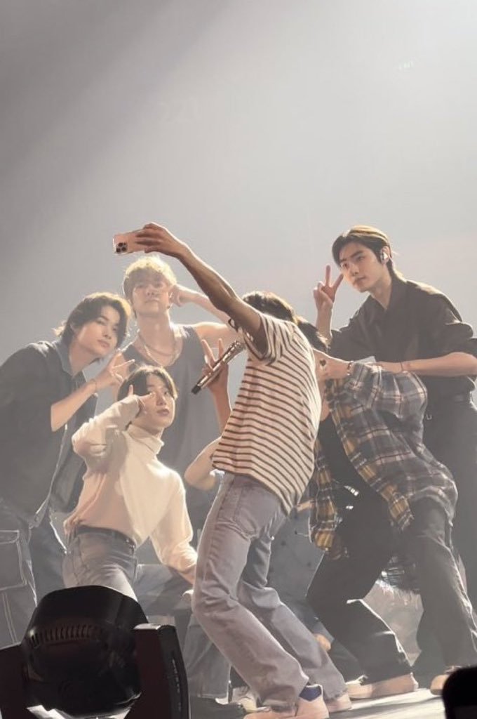 thenhyp's tweet image. manifesto world tour has ended.. and when something ends, a new beginning is about to come! thank you engenes for making our boys feel all the love we have for them. it was indeed a great memory for our boys. see you next time, my seven! mahal ko kayo 🧡 

@ENHYPEN_members