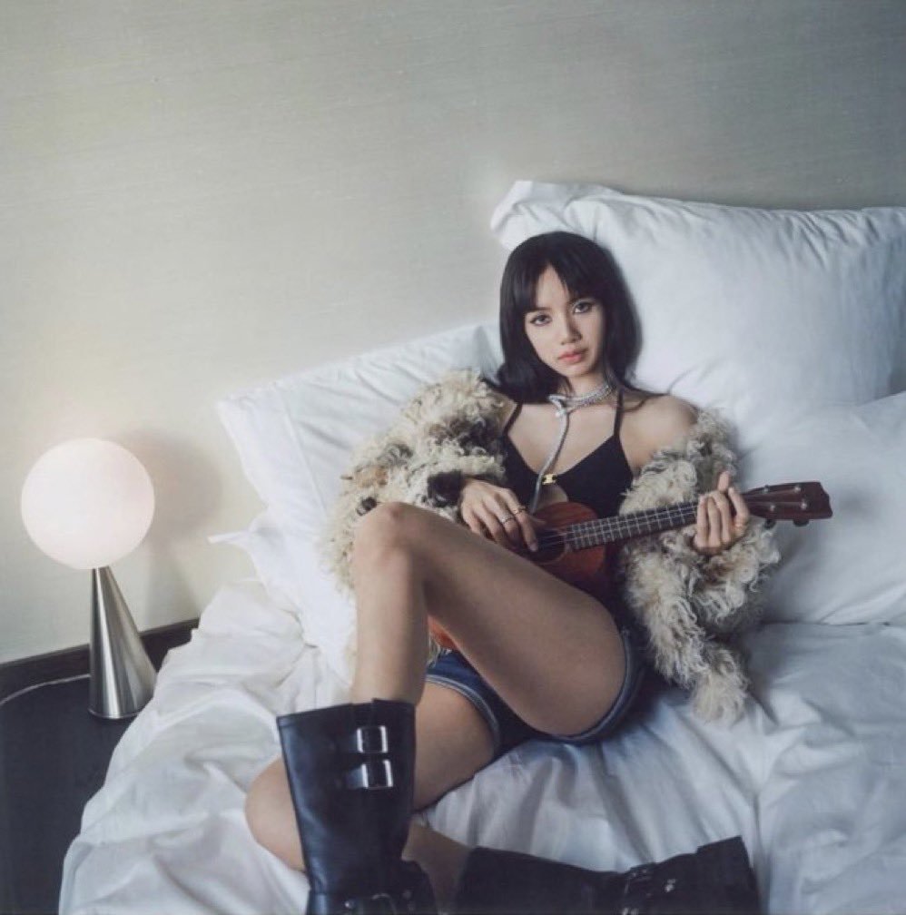 spinorbinmusic's tweet photo. #BLACKPINK's Lisa looking stunning in new photos for Madame Figaro. 🔥 https://t.co/cWcnoAdP3S