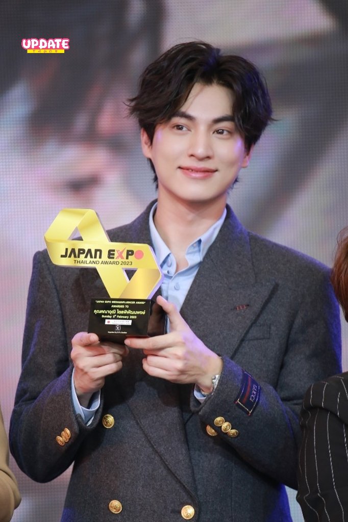 Update__today's tweet photo. "กลัฟ-คณาวุฒิ" รับรางวัล "รางวัลส่งเสริมประเทศญี่ปุ่นให้เป็นที่รู้จักในประเทศไทย ฝ่ายชาย" งาน  #JAPANEXPOTHAILAND2023 ครั้งที่ 8

#UPDATETODAY #GulfKanawut  #กลัฟคณาวุฒิ #JapanExpoAward2023 #JapanExpoXGulf #ข่าว #ข่าวบันเทิง https://t.co/vaQkFNNY3B