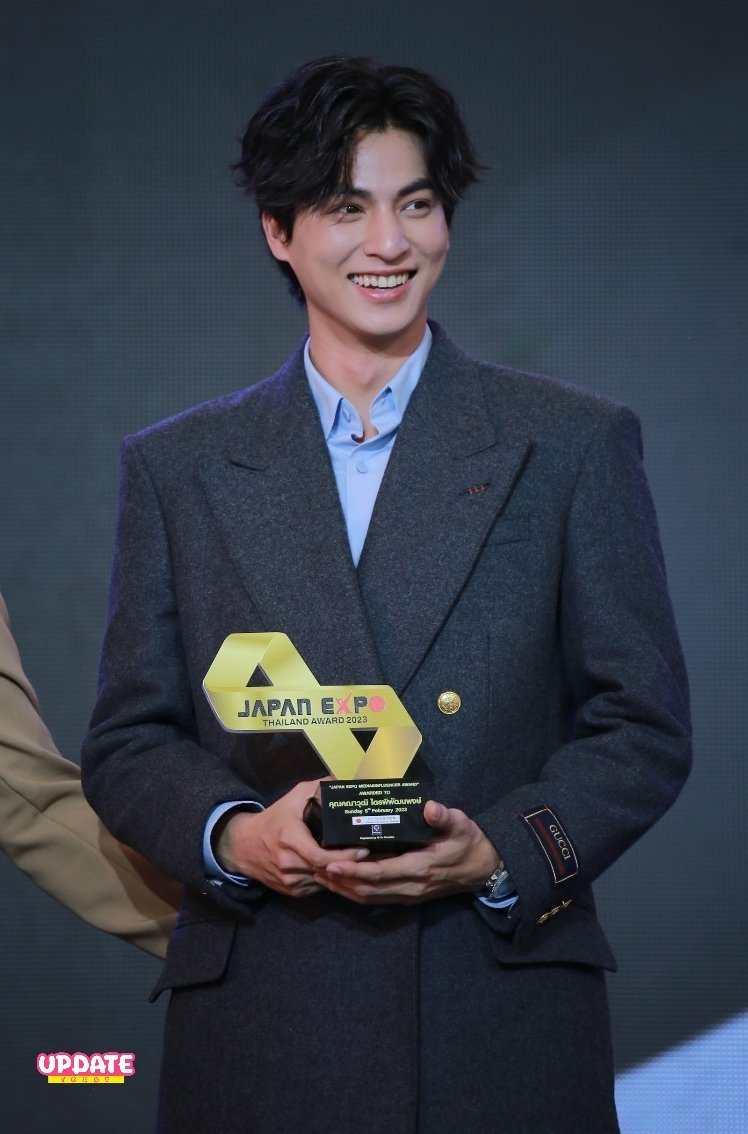 Update__today's tweet photo. "กลัฟ-คณาวุฒิ" รับรางวัล "รางวัลส่งเสริมประเทศญี่ปุ่นให้เป็นที่รู้จักในประเทศไทย ฝ่ายชาย" งาน  #JAPANEXPOTHAILAND2023 ครั้งที่ 8

#UPDATETODAY #GulfKanawut  #กลัฟคณาวุฒิ #JapanExpoAward2023 #JapanExpoXGulf #ข่าว #ข่าวบันเทิง https://t.co/vaQkFNNY3B