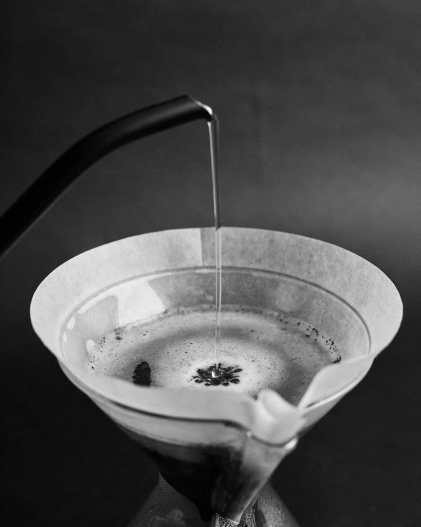kaffebox's tweet photo. CONE XL FAST, in infusions with large amounts of coffee the XL avoids over-extraction and dull astringent results, providing a cleaner cup that achieves good mouthfeel 😋
.
#coffeeaddict #coffeeexpo #chemexcoffee #chemexcoffeemaker #coffeegeeks #spe… https://t.co/Ure9Vw3nvm https://t.co/4vySg7uT22