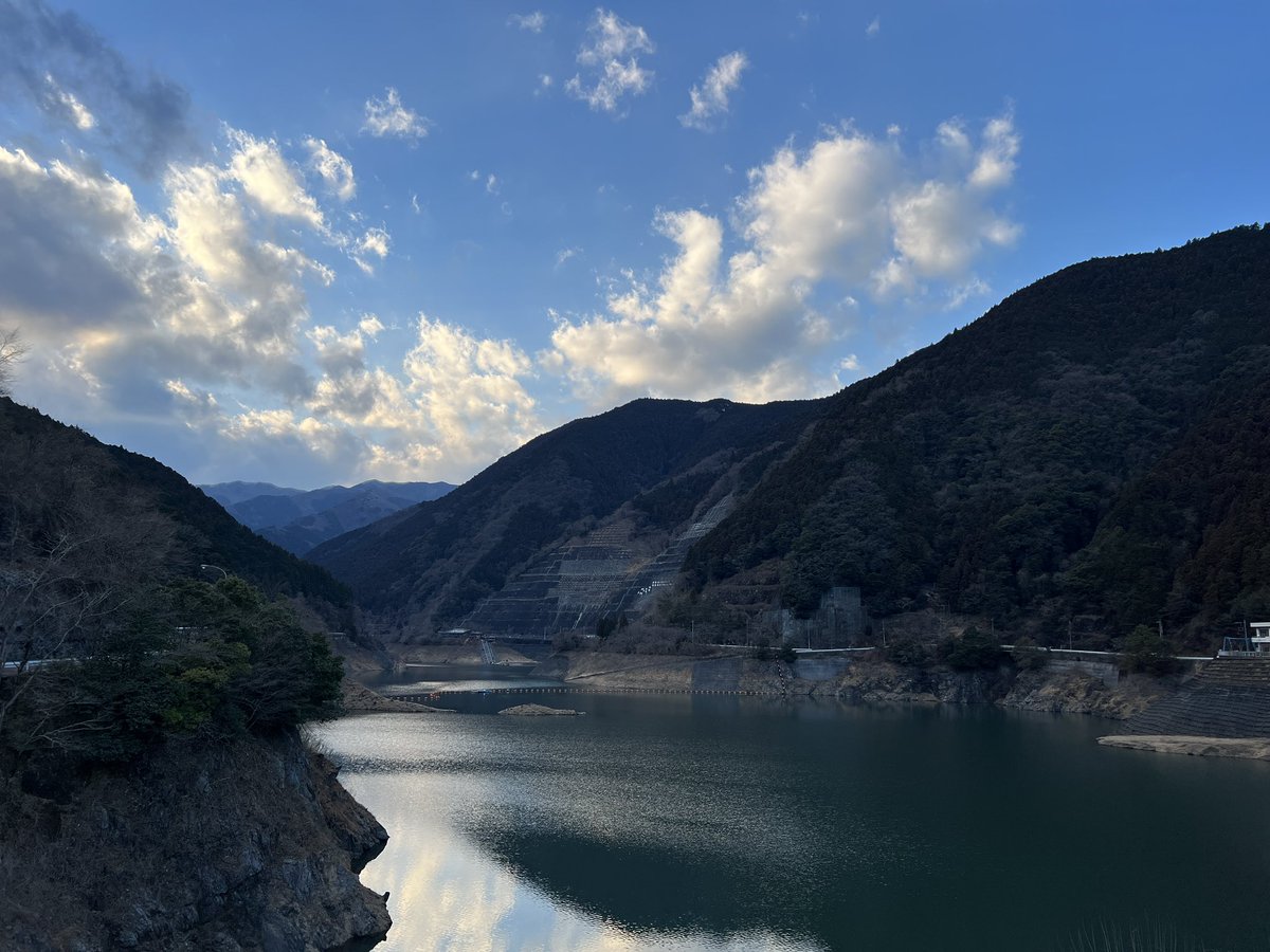 ruchee39's tweet photo. 今日は埼玉県飯能市の有間ダムにドライブに行ってきました♪😸道中、速いバイクにはさっと道を譲りましたよ😹天気良くて暖かかったのでバイクで行っても良かったかな😹 https://t.co/Z9X639yZxN