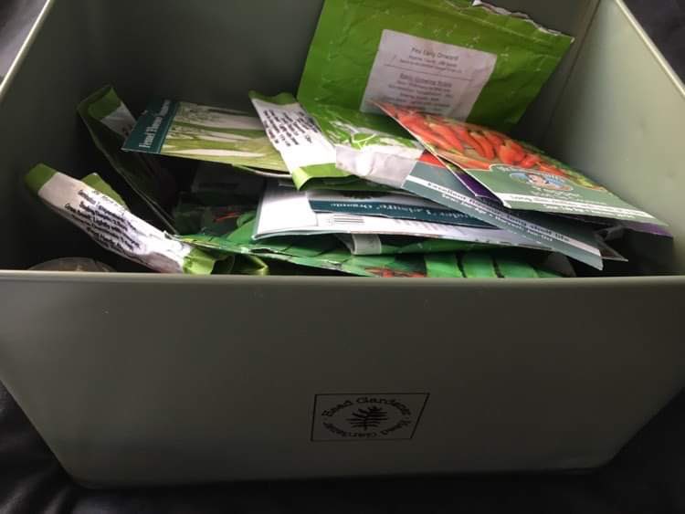 JoFreeRangePlay's tweet photo. Today rather than dwelling on death, I needed to focus on life, so I sorted out all my seeds and made a colour coded planting calendar #Permaculture #GrowYourOwn #CropsNotShops #OutdoorEdChat https://t.co/GDPU8ia4pb