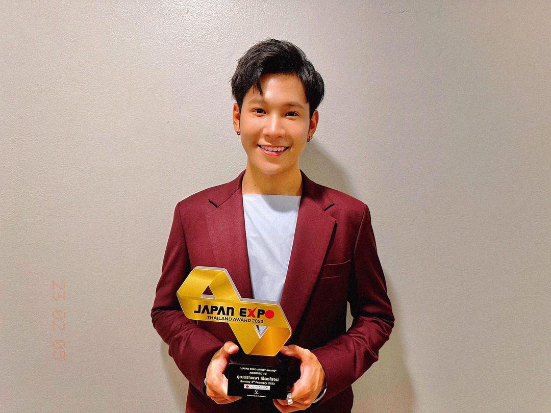 mymem_kizzta's tweet photo. 'ขอแสดงความยินดีกับ "น้อง" สิงโตด้วยครับ. 🤣🌝
#PMITH
#JapanExpoThailand2023
#JapanExpoAward2023'
สิงโตมายินดีกับน้องสิงโต โอเคแหละ
แต่ยังไงยินดีกับพี่สิงน๊า
Cr: ig __singto
#SingtoPrachaya https://t.co/hQYIiCnVTq