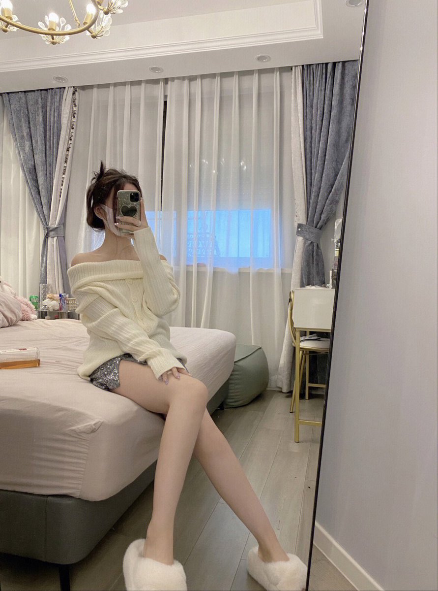 ye677128's tweet photo. 你生活在别人的眼神��，就迷失在自己的心路上。 #山东 #济南 #美女 #小姐姐 #迷失 https://t.co/6sAd06d8bV