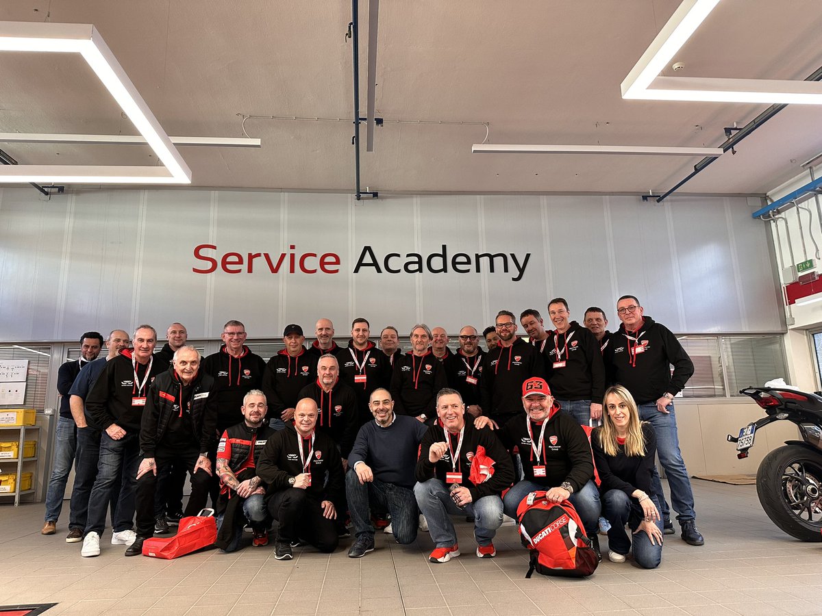 DucatiGlasgow's tweet photo. Some of our fantastic loyal customers enjoying an experience like no other with @carlfogarty in Italy this week….🇮🇹

#customerexperience #ducatimanchestergroup #ducati #joinourfamily https://t.co/6Q1P51FUiV