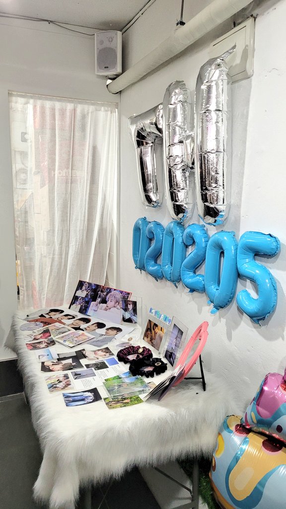 birthday_012's tweet photo. #꿈처럼_나타난_태현 
저의 첫 생카에 제일 처음으로 간 생카❤ 카페가 잘 꾸며져 있어서 좋았구 음료랑 마카롱도 잘 먹었어요! 9시 30분에 도착했지만 선착은 역시... 럭드는 4,5등 뽑았지만 스탭분들이 되게 친절하시고 귀여우셨어요🥰 특전도 너무 귀여웠어요!! https://t.co/G7v3d5V3P0