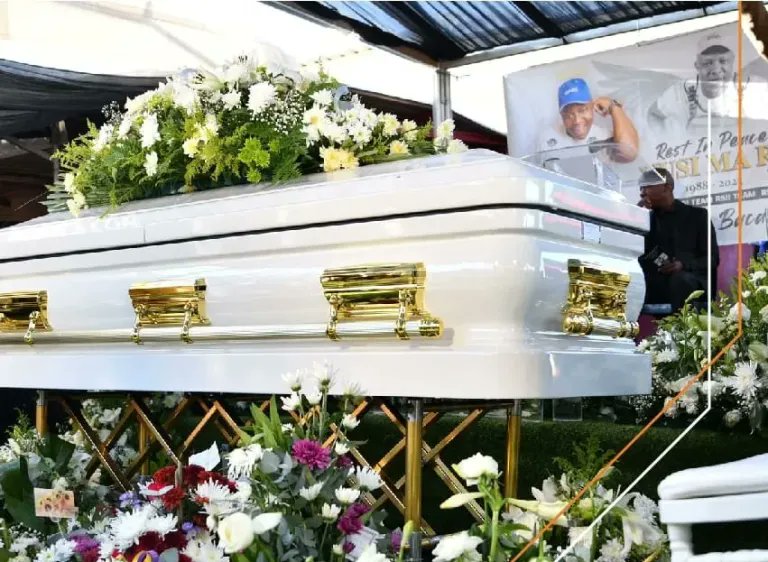 on Twitter "Watch Inside Vusi Ma R5’s funeral https//t.co/R34dt96wXT Inside