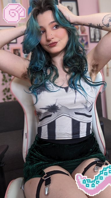 Je m'ennuie... Tu viens m'occuper ? 🤭💦  I'm bored... Are you coming to help? 🤭💦 https://t.co/clCl57v