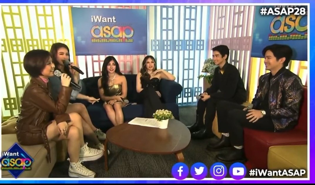 into_jgpggvmm's tweet photo. Joshua w/ his 3 leading ladies
JoshNella π€ JaneShua π€ JoshLie
@iamjoshuagarcia @superjanella @Imjanedeleon @charliedizon_
#joshnella #janeshua #joshlie
#ASAP28 #JoshuaGarcia https://t.co/UkrFxK2QMa
