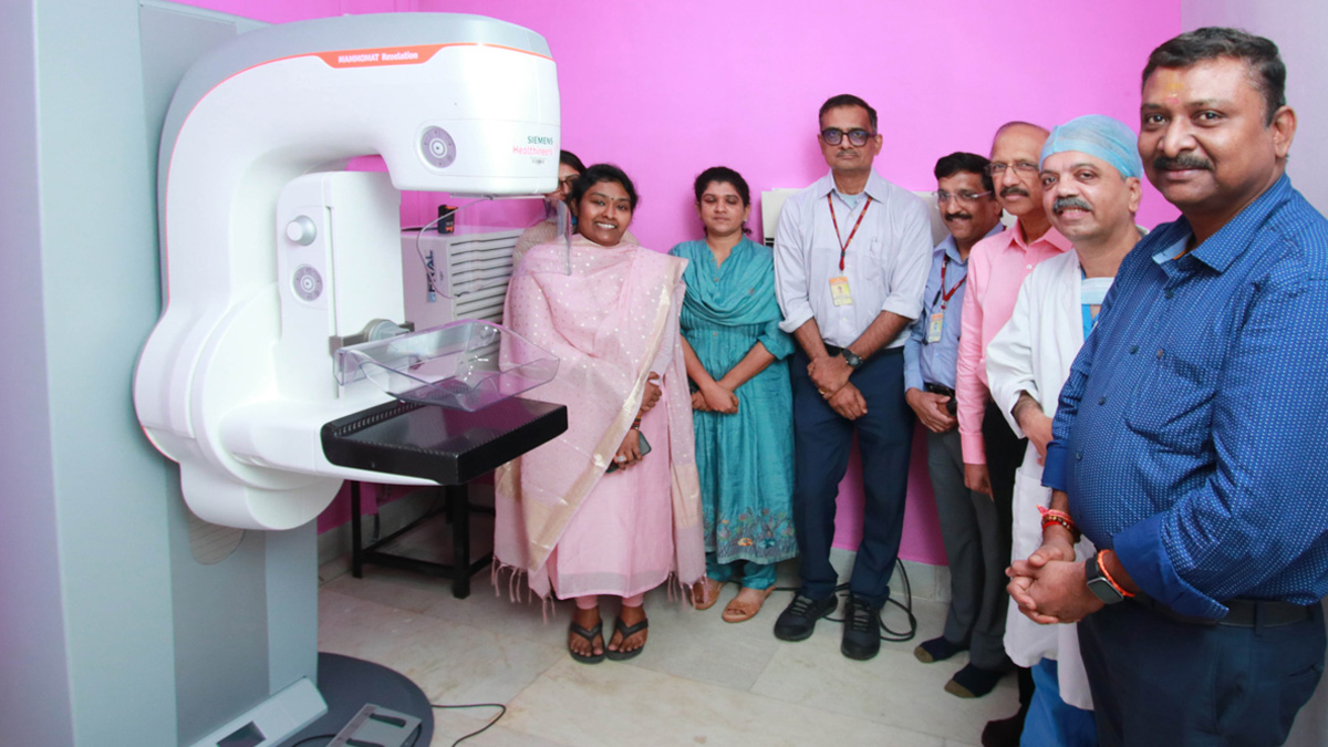 A unique mammography system was inaugurated at @AmritaHospitals, Kochi. The new technology helps find breast cancer before visible on standard mammogram and requires shorter examination time. First-of-its-kind facility in Kerala.   

tinyurl.com/bddk4p3m 

#EmbraceGoodHealth