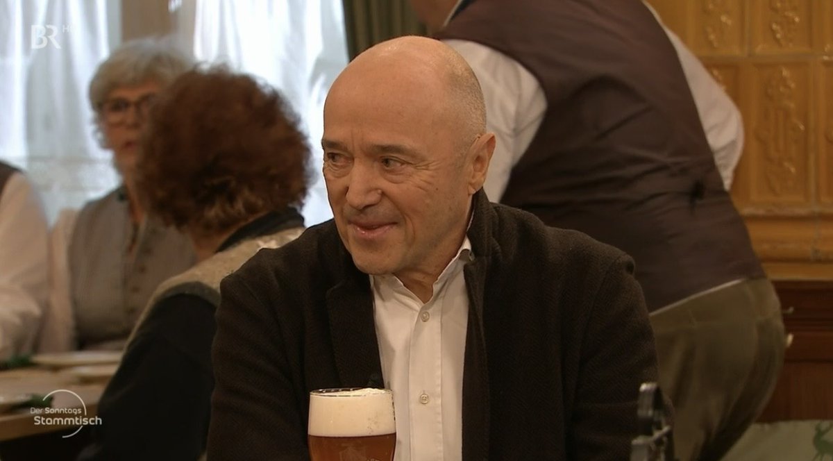 Ski-Legende Christian Neureuther am #Sonntagsstammtisch über eine Zulassung russischer und belarussischer Sportler im Weltsport: „Das ist ein IOC-Spielchen, dass der gute Bach mit Putin zusammen die IOC-Präsidentschaft bekommen hat. Die sind immer noch ein Team.“