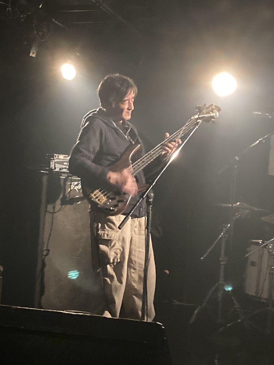 greemiemi's tweet photo. 各所でライブが重なる今夜、Jimi-Jam!もう8年くらい前かな〜ギターのジミセンさん、ドラムのミッチさんとはよく対バンを、ベースのおいちゃんとは一緒にバンドやってました。おいちゃんと会うのはそれ以来だよ。かっこいいバンドでした❣️ #池袋adm #JimiJam #jimisen https://t.co/vDQe14iR8t