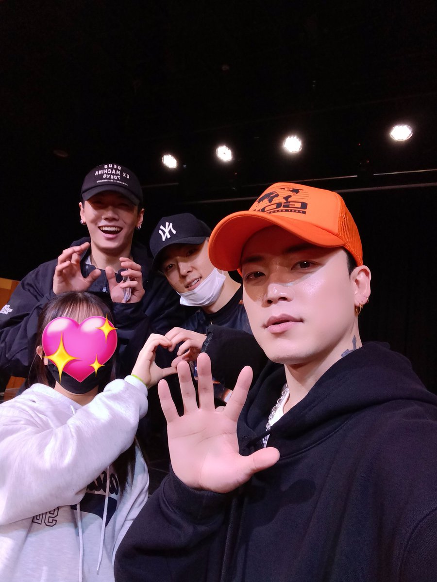 우야오 😆🙌 ㅋㅋㅋㅋㅋㅋㅋㅋㅋ

🐱: 우야온데 사진을 찍으면 어떡해!!!