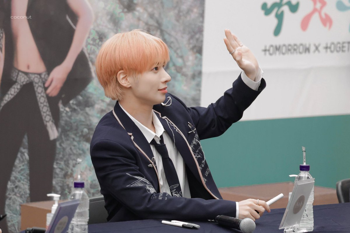 230203 

#태현 #TAEHYUN 
#태현이의추억으로완성된22번째악보 
#OurLovelyTreasureTAEHYUN
#투모로우바이투게더